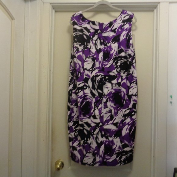 CLASSIC GIRL RICH GIRL RONNI NEW YORK FLORALS PURPLE, BLK, WHT SHEATHE 2… - Picture 4 of 4